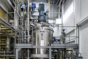 industrial crystallizer vessel in crystallization plant