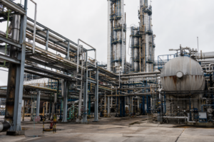 Polyoxymethylene POM production plant with distillation columns