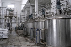 Sodium phosphate crystallization plant with cooling crystallizers and centrifuge